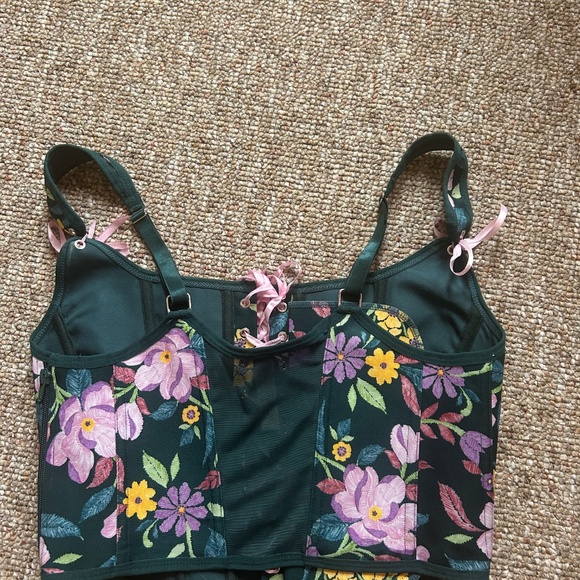 AdoreMe Corset size large - perfect for RenFest - Picture 4 of 4